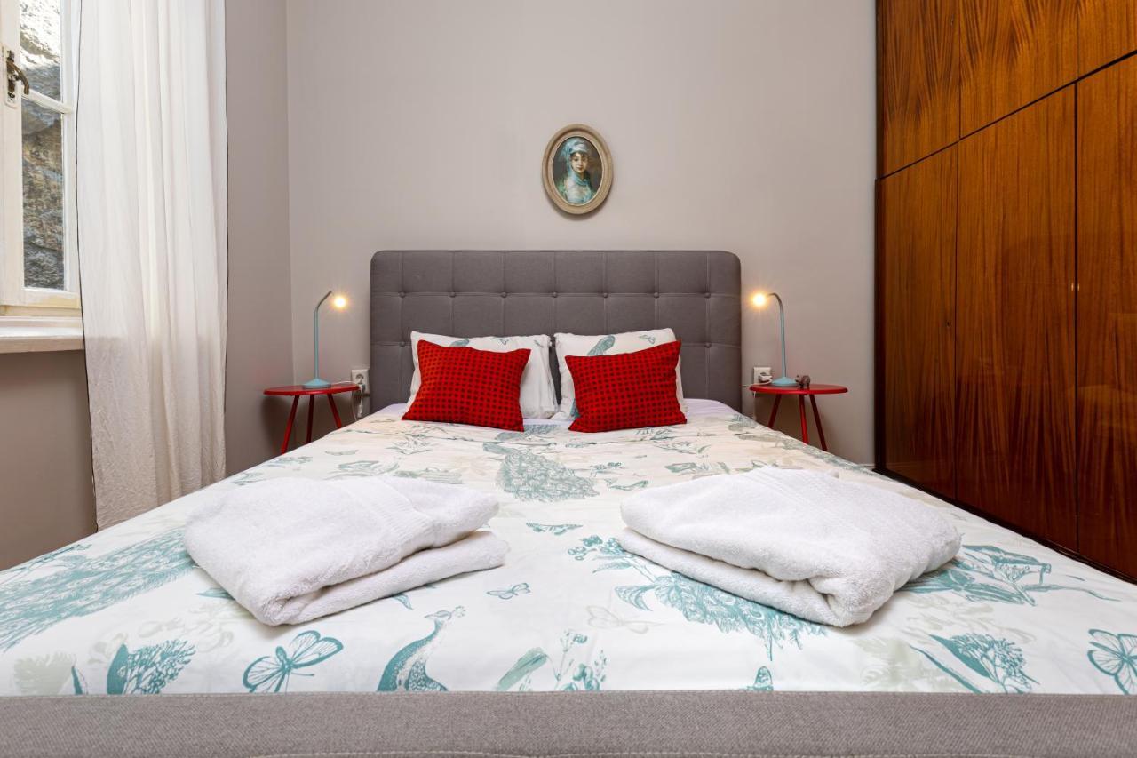 The Old Town Vintage 2-Bedroom Jewel By Flat Mаnager พลอฟดิฟ ภายนอก รูปภาพ